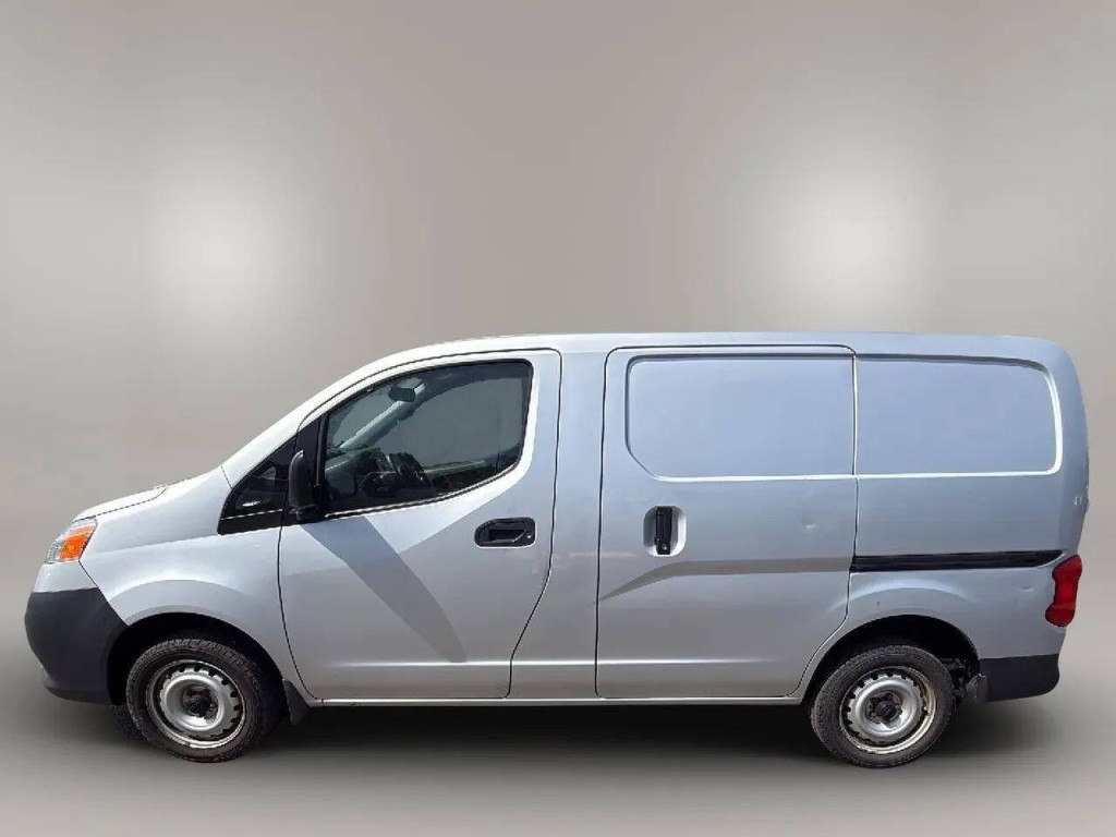 2015 Nissan NV200 Image 2