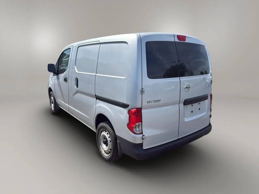2015 Nissan NV200 Image 3