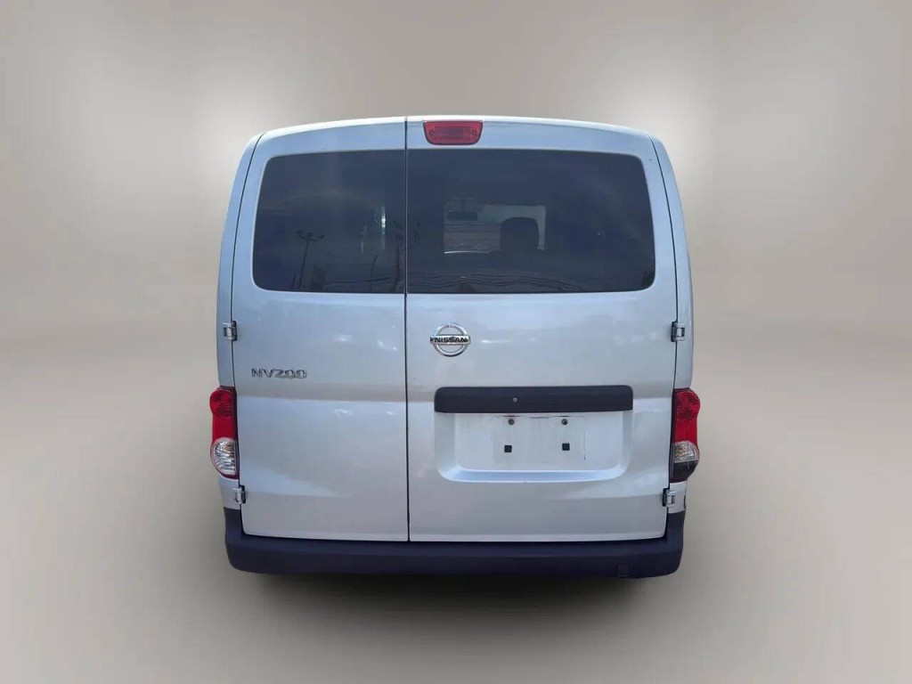 2015 Nissan NV200 Image 4