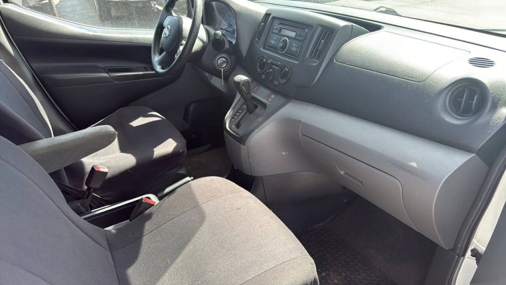 2015 Nissan NV200 Image 15