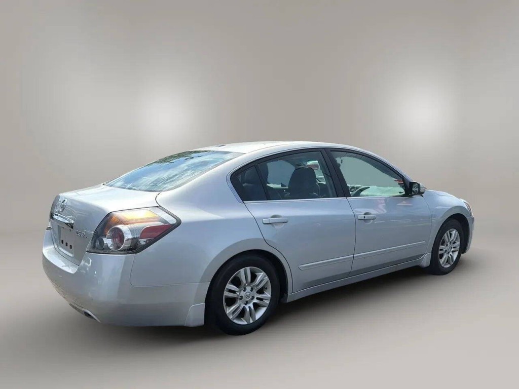 2012 Nissan Altima Image 5
