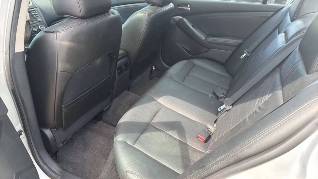 2012 Nissan Altima Image 8