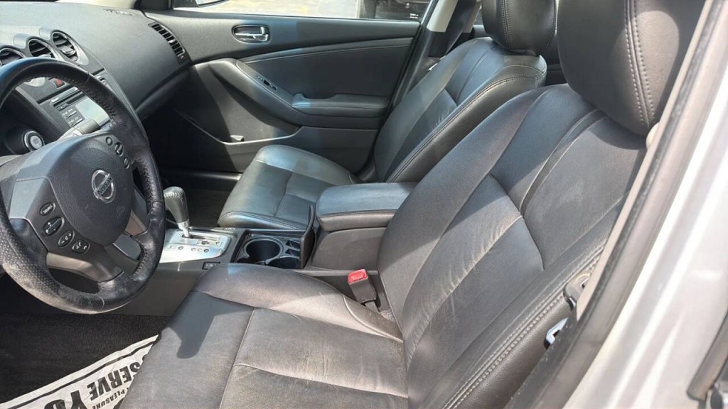 2012 Nissan Altima Image 9
