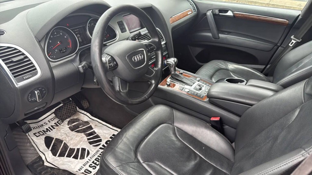 2015 Audi Q7 Image 10