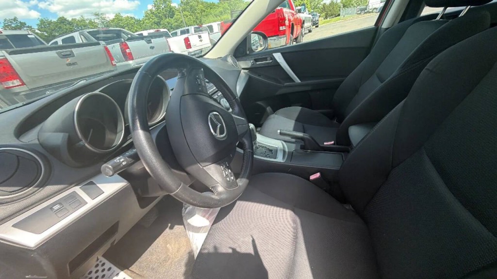 2011 Mazda Mazda3 Image 10