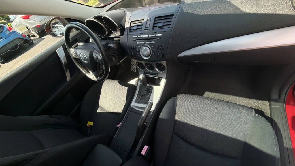 2011 Mazda Mazda3 Image 18