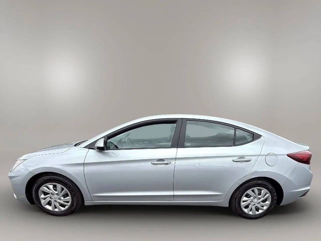 2020 Hyundai Elantra Image 2