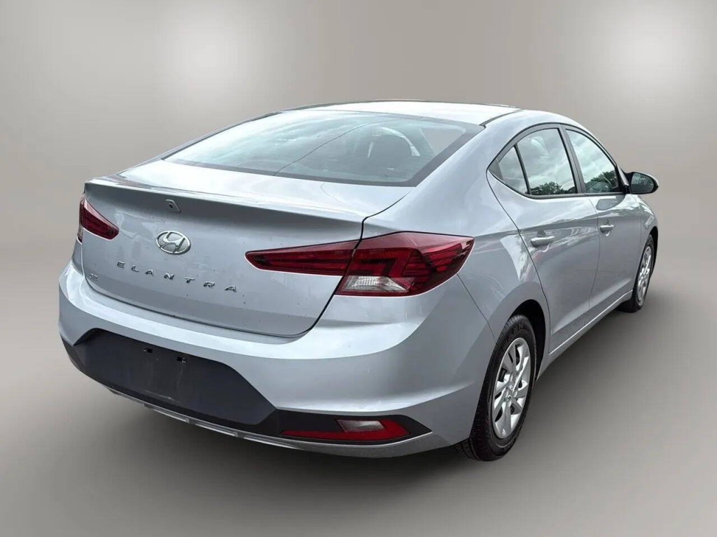 2020 Hyundai Elantra Image 5