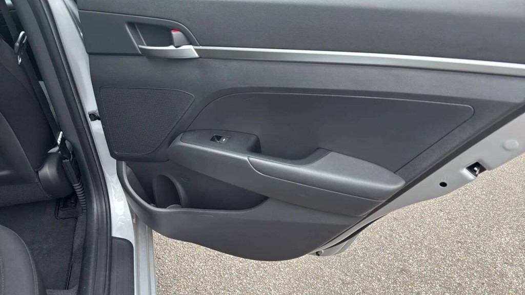 2020 Hyundai Elantra Image 13