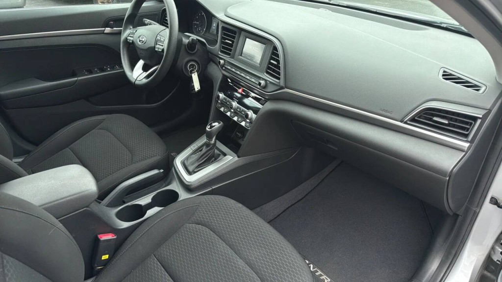 2020 Hyundai Elantra Image 16