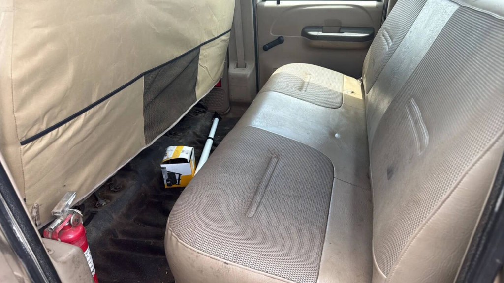 2001 Ford F-350 Image 11