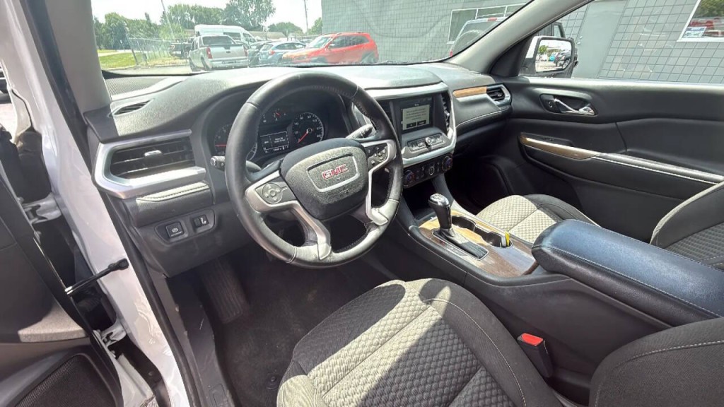 2018 GMC Acadia Image 9
