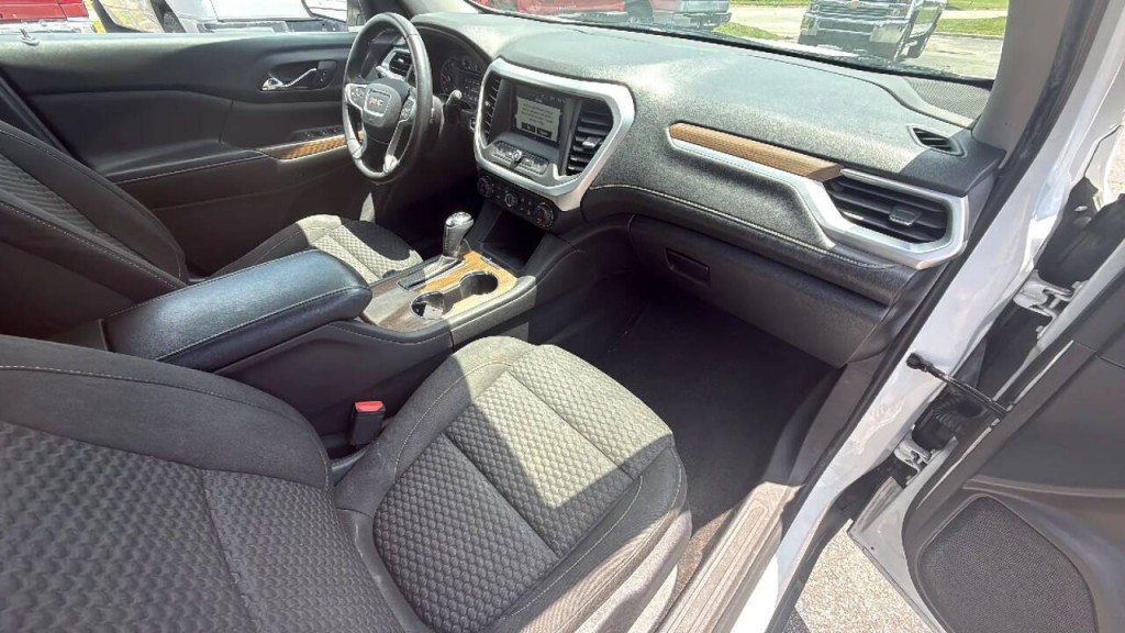 2018 GMC Acadia Image 10