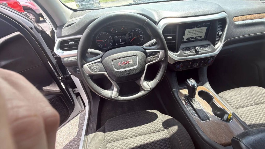 2018 GMC Acadia Image 12