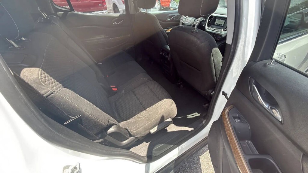 2018 GMC Acadia Image 18