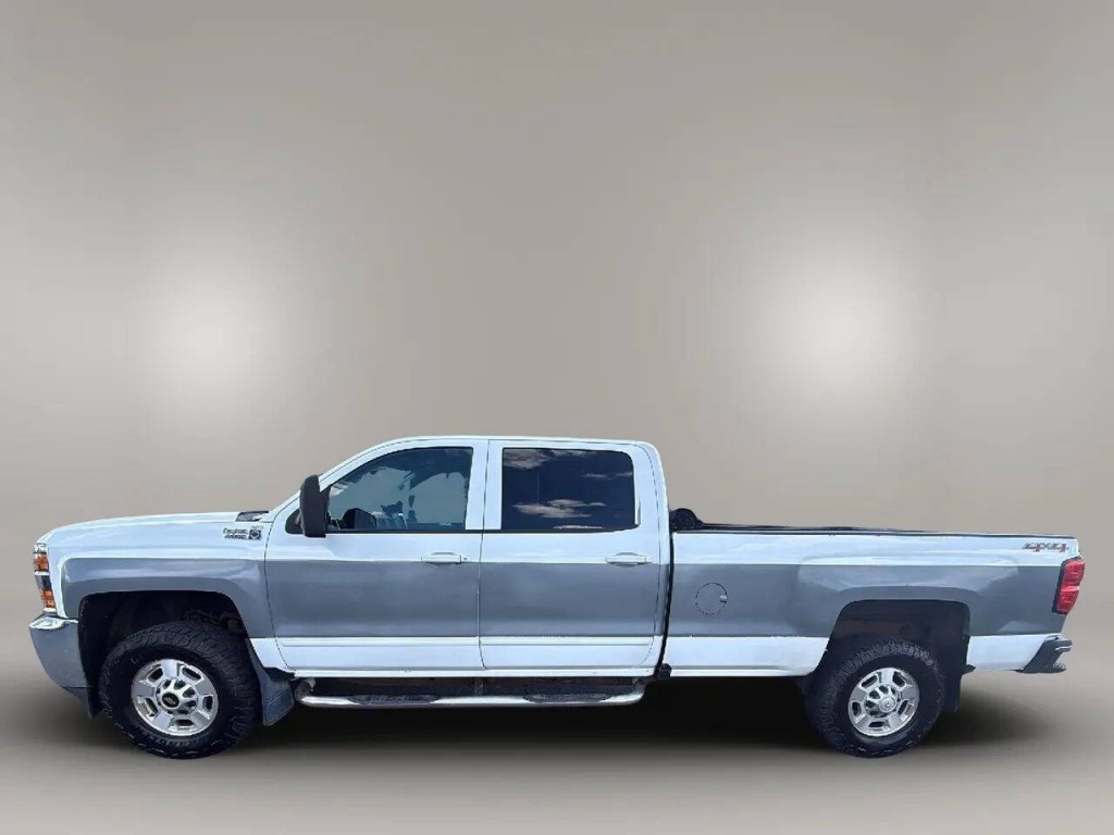 2016 Chevrolet Silverado 1500 Image 2