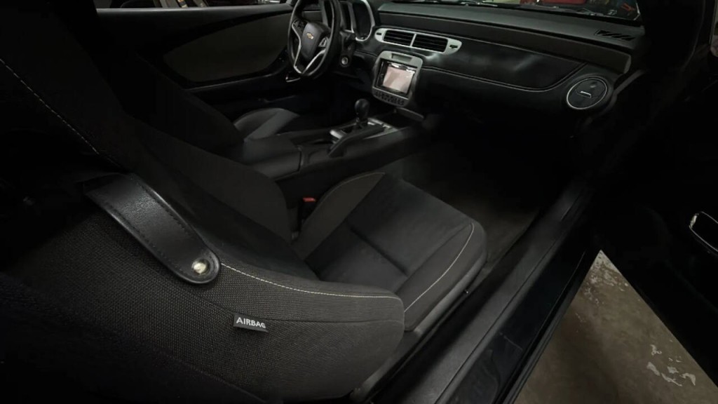 2012 Chevrolet Camaro Image 12