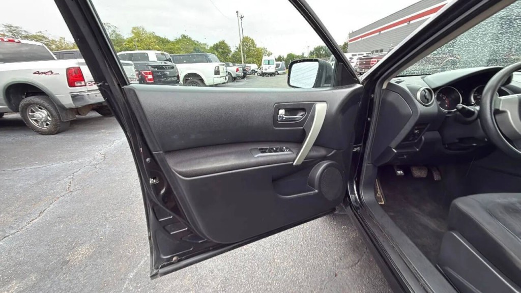 2010 Nissan Rogue Image 17