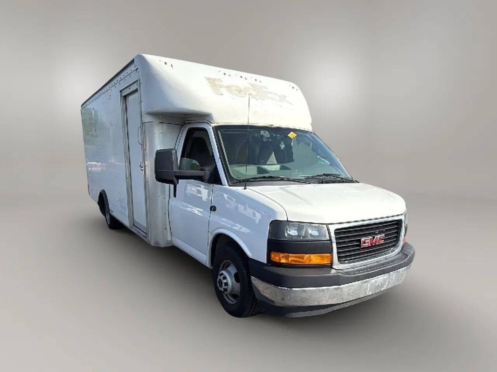2017 GMC Savana Image 8