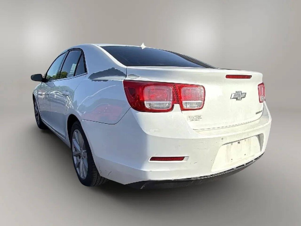 2014 Chevrolet Malibu Image 3