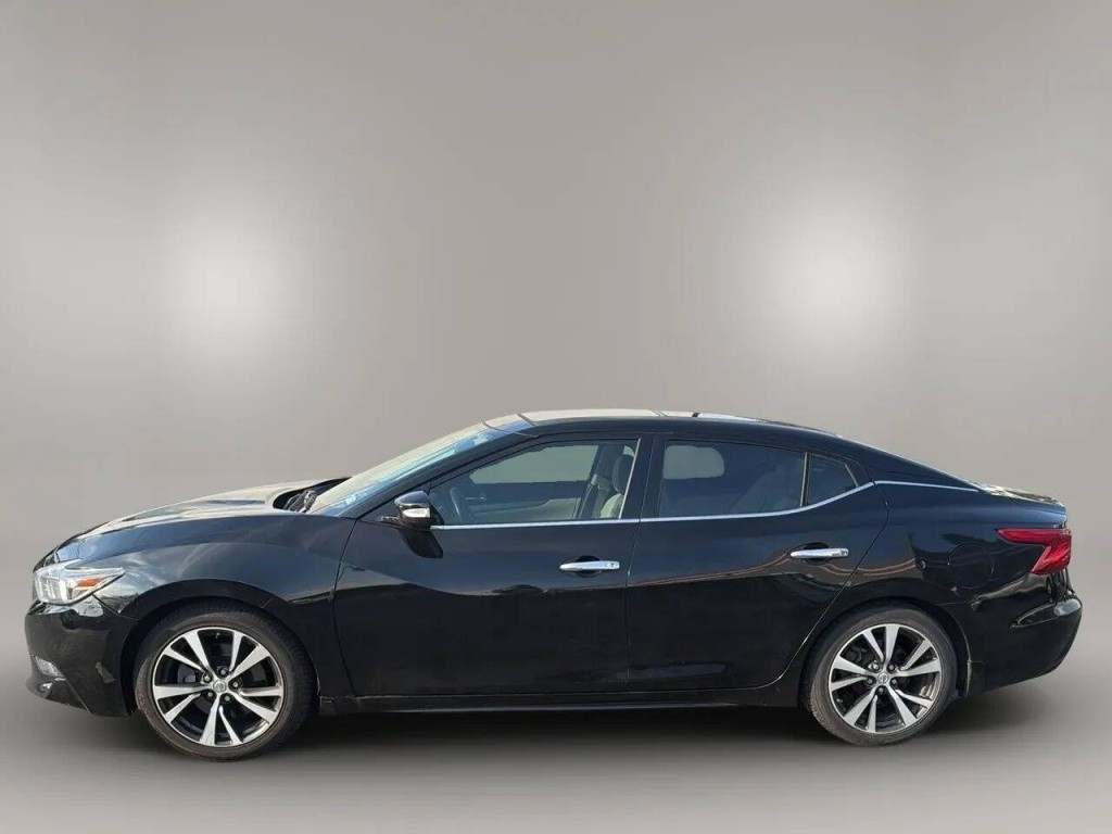 2016 Nissan Maxima Image 2