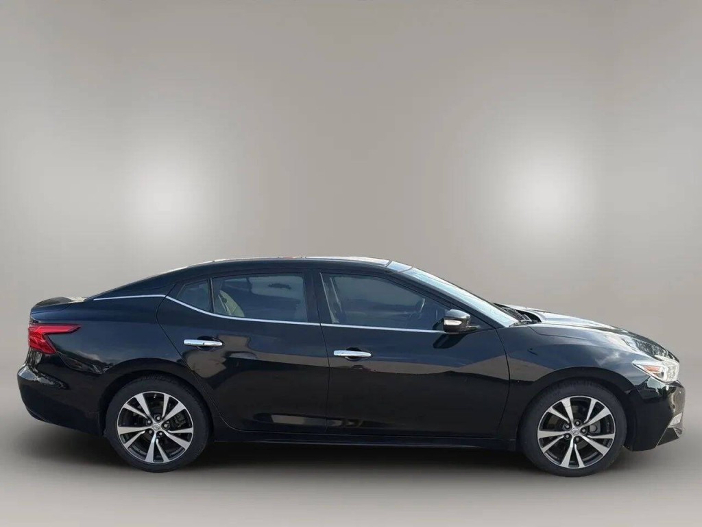 2016 Nissan Maxima Image 6