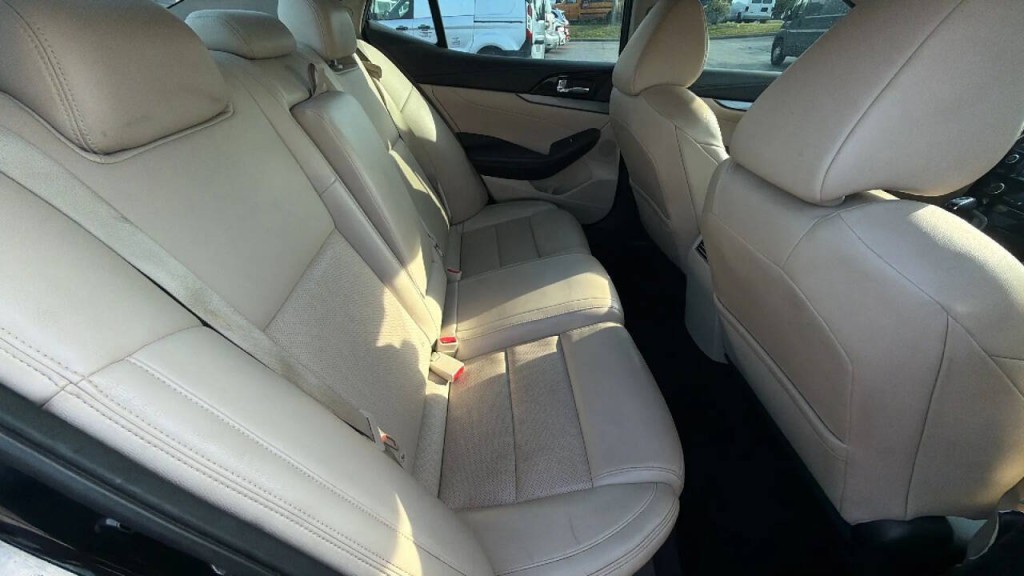 2016 Nissan Maxima Image 15
