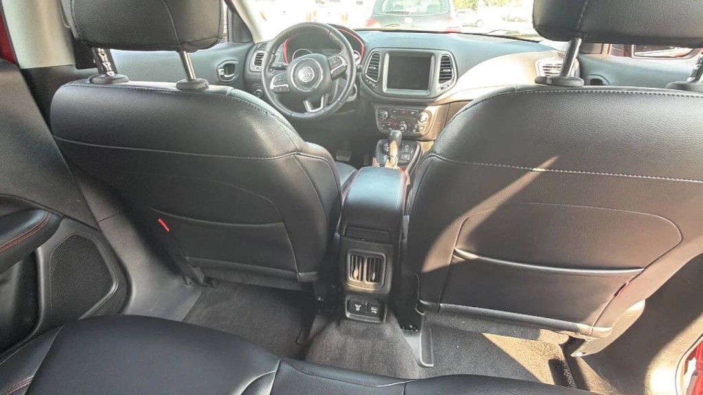 2017 Jeep Compass Image 12