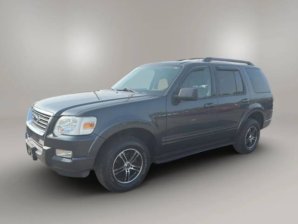 2010 Ford Explorer Image 2