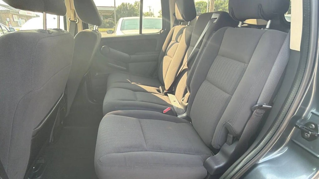 2010 Ford Explorer Image 12