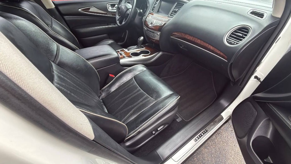 2017 INFINITI QX60 Image 16