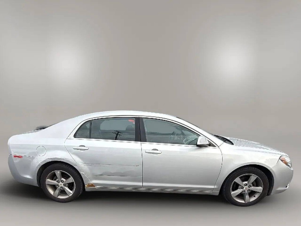 2011 Chevrolet Malibu Image 6