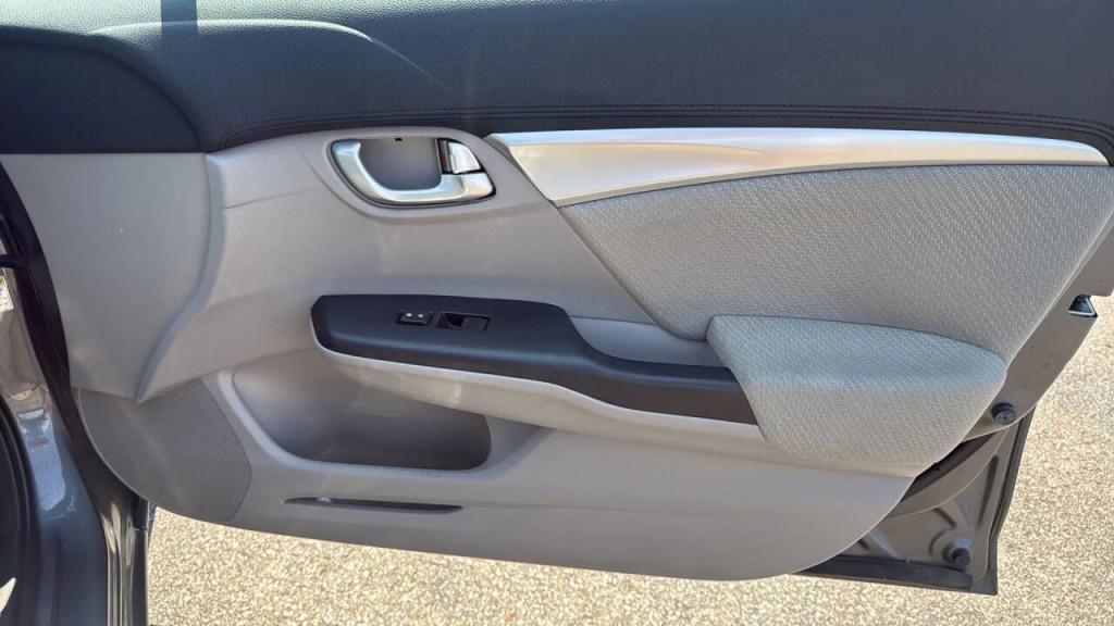 2013 Honda Civic Image 16