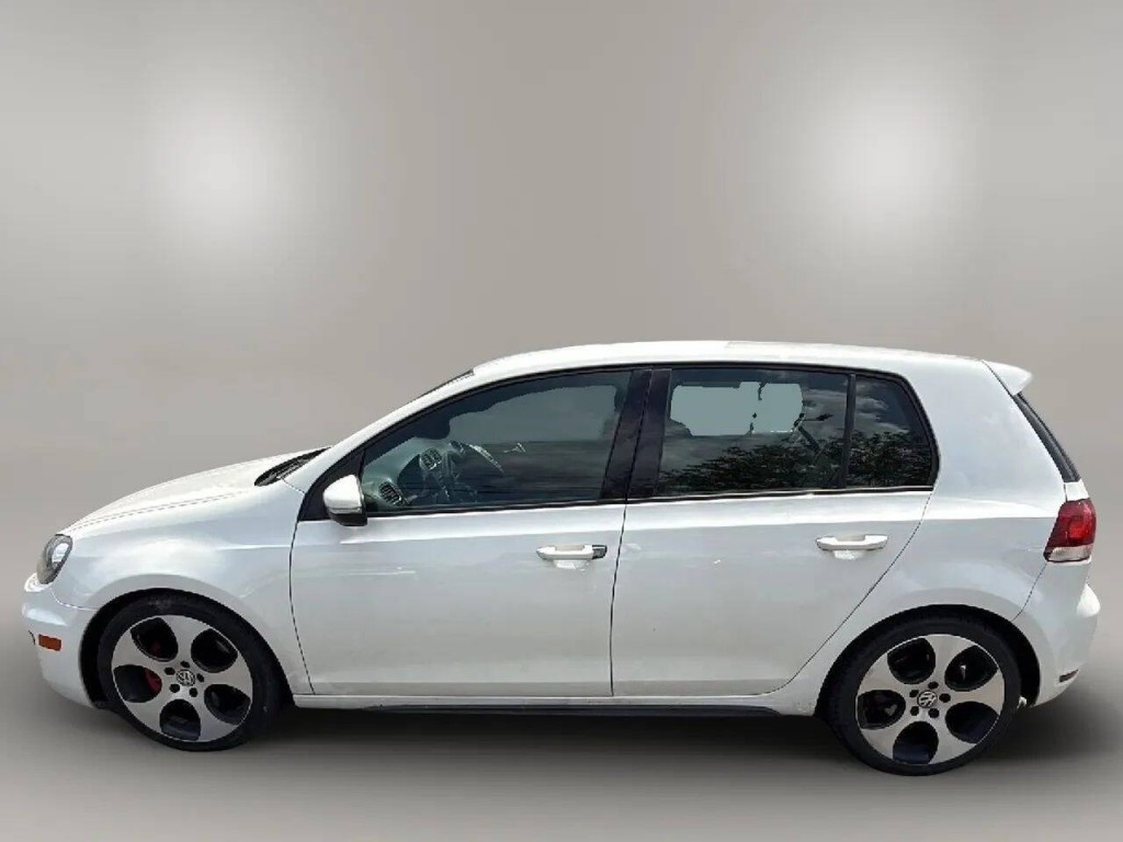 2013 Volkswagen GTI Image 2