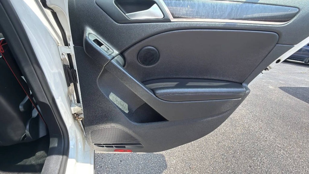 2013 Volkswagen GTI Image 13