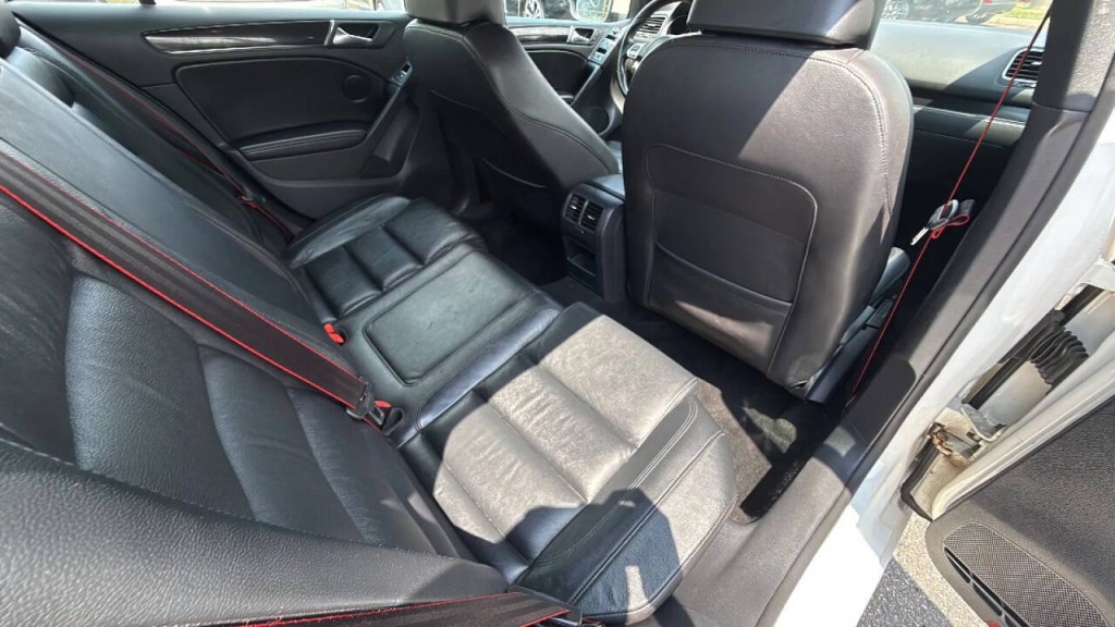 2013 Volkswagen GTI Image 15
