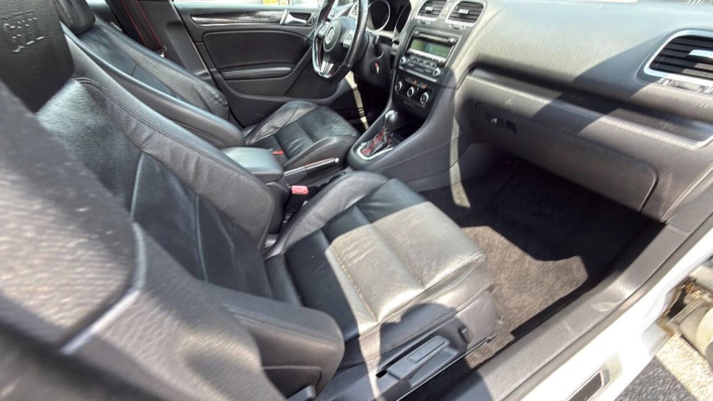 2013 Volkswagen GTI Image 16