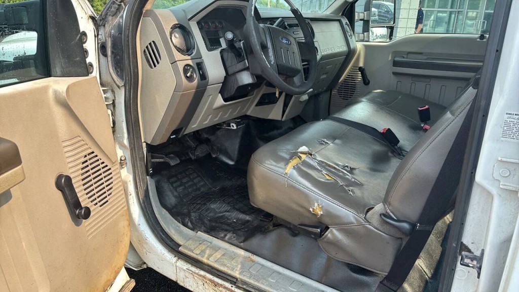 2009 Ford F-350 Image 9