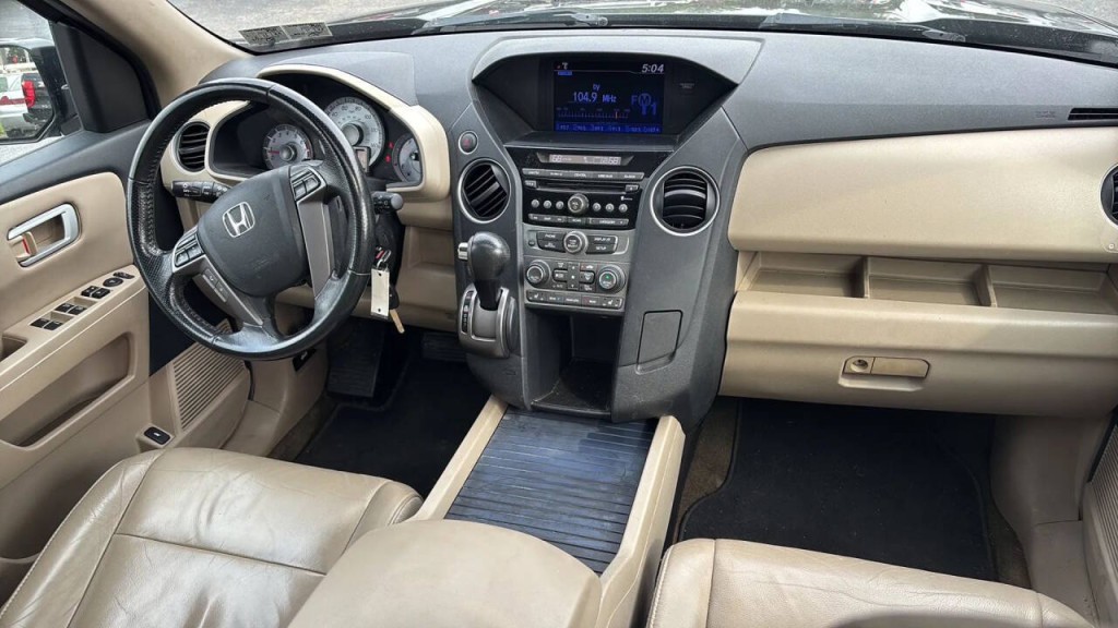 2015 Honda Pilot Image 16