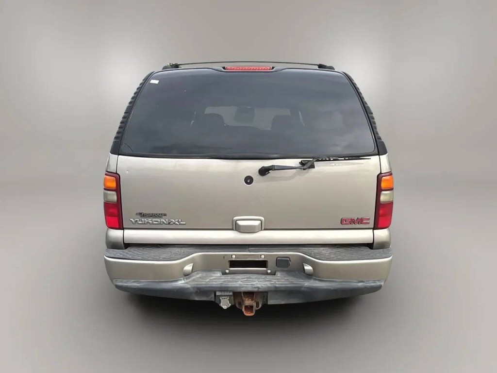 2003 GMC Yukon Image 4