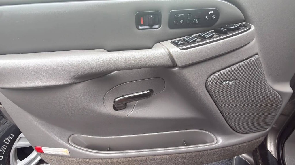 2003 GMC Yukon Image 9
