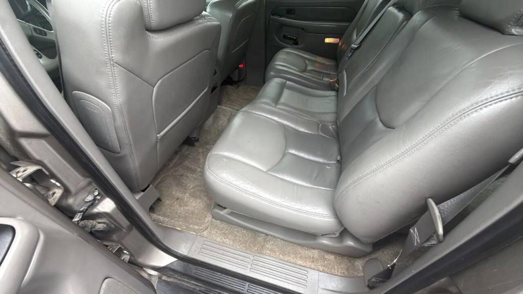 2003 GMC Yukon Image 12