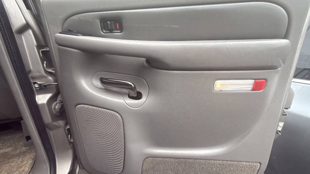 2003 GMC Yukon Image 13
