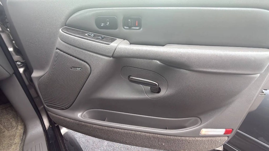 2003 GMC Yukon Image 15