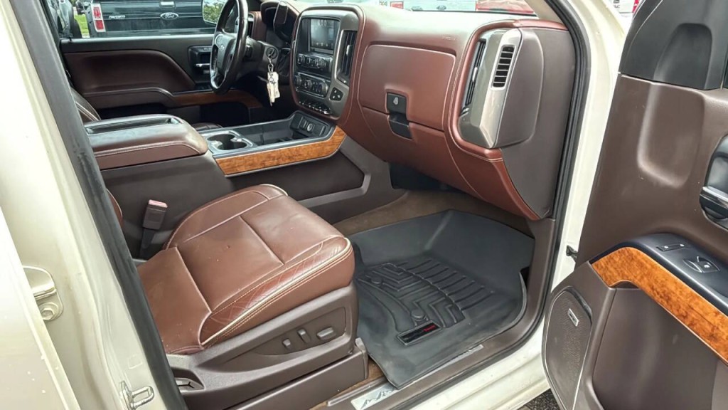 2015 Chevrolet Silverado 1500 Image 16