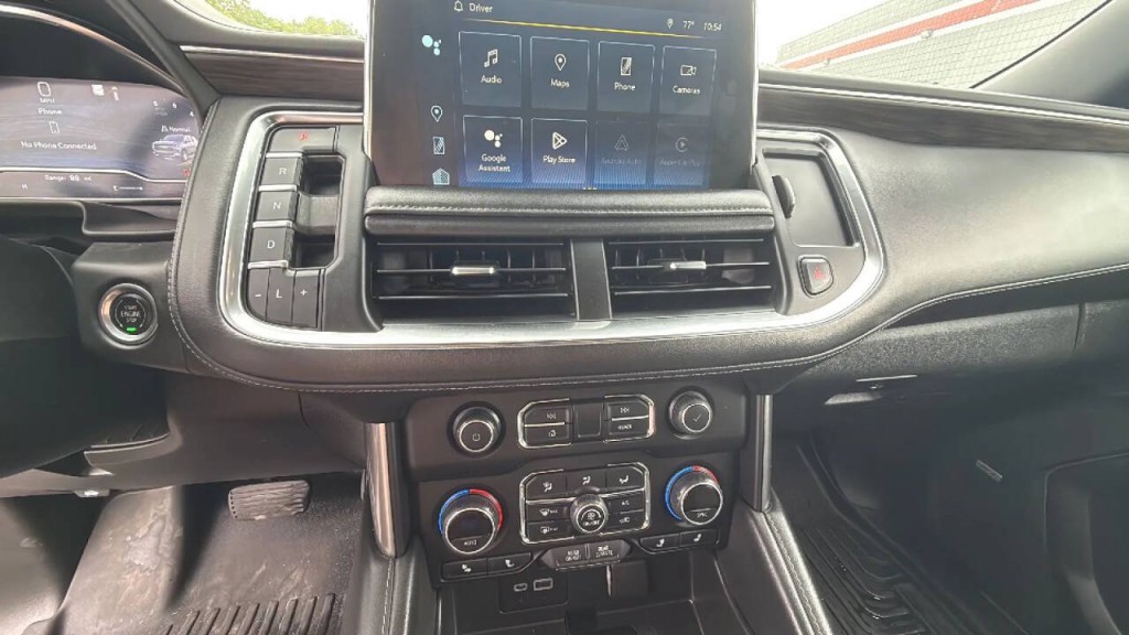 2022 Chevrolet Suburban Image 14