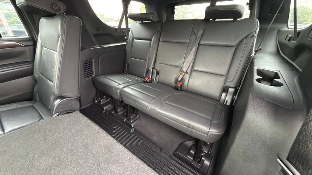 2022 Chevrolet Suburban Image 20