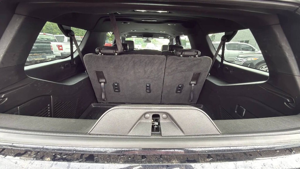 2022 Chevrolet Suburban Image 22
