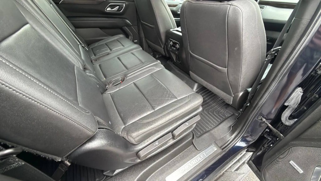2022 Chevrolet Suburban Image 24