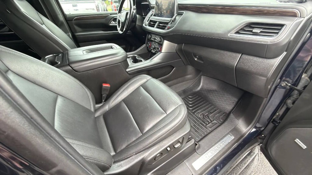 2022 Chevrolet Suburban Image 26
